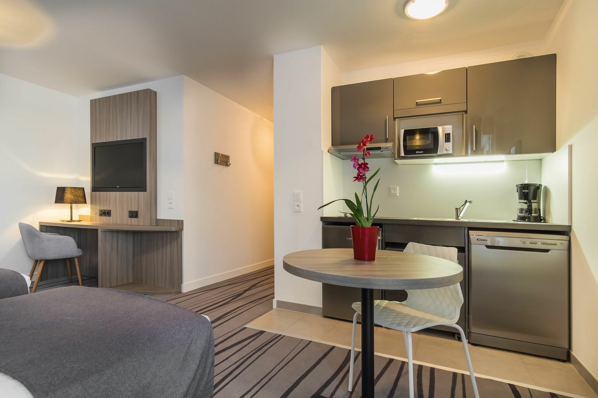 Néméa appart'hotel Résidence Le Quai Victor Tours Exterior foto